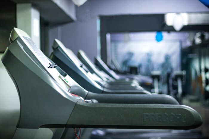 VO2 max test jooksulindil koos hingamismaskiga